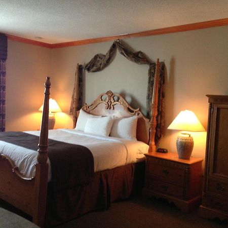Petawawa River Inn&Suites Bagian luar foto
