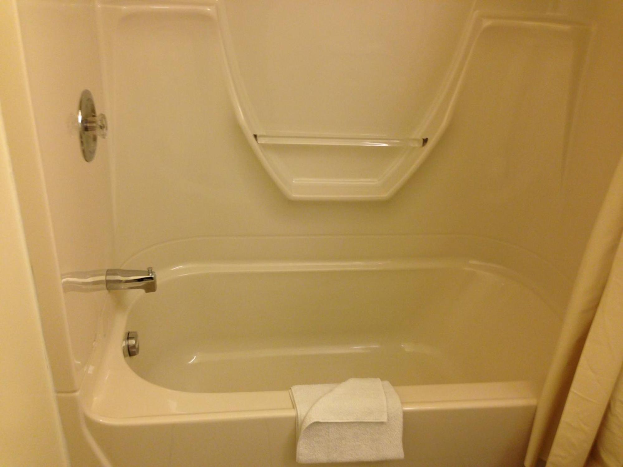 Petawawa River Inn&Suites Bagian luar foto